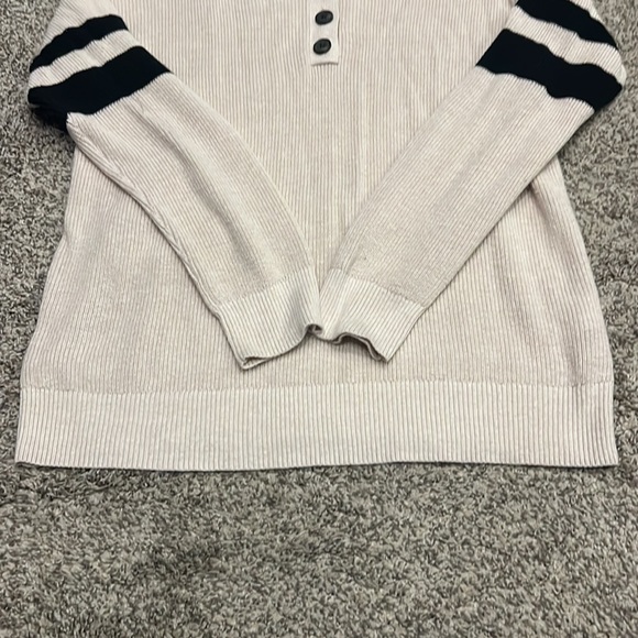 American Eagle Sweater - Picture 4 of 6